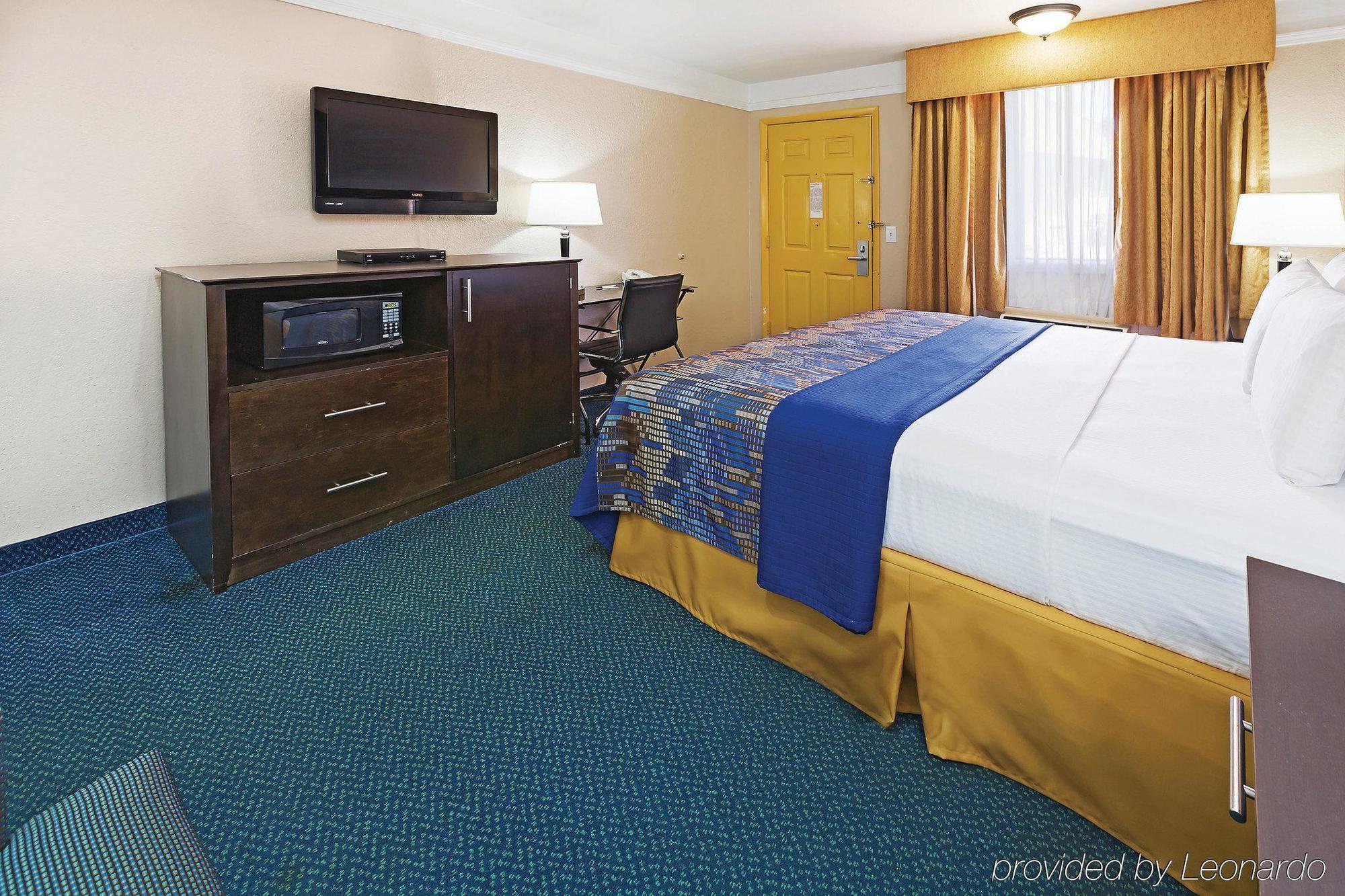 Red Roof Inn Ardmore Bagian luar foto